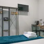 Cuore Centro בית הארחה 4*
